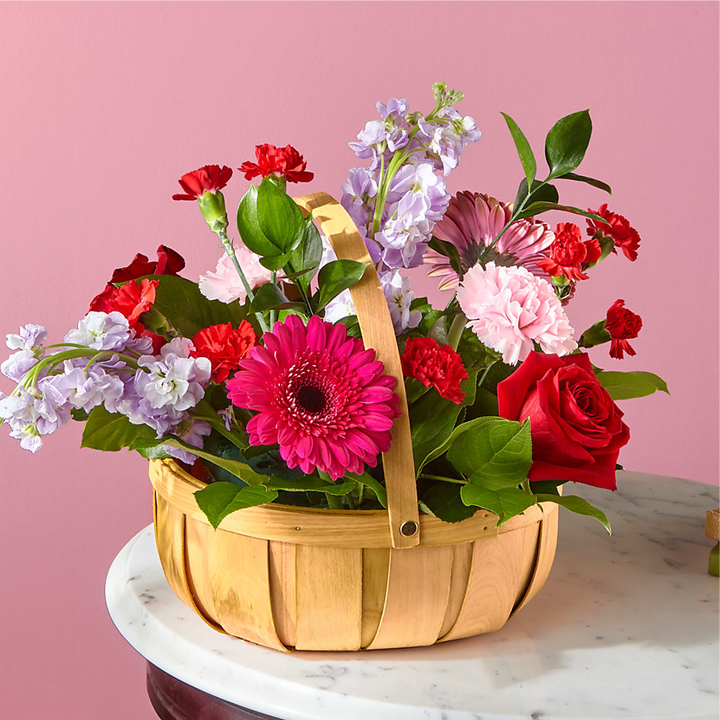 Pink Picnic Basket – BUEHLER'S FLORAL, Wooster OH